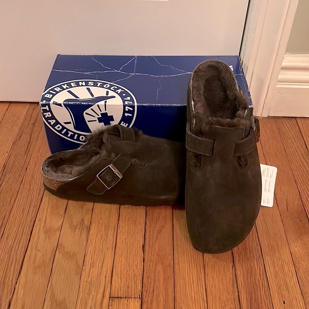 New in box Birkenstock Boston Shearling in Mocca/mocha.